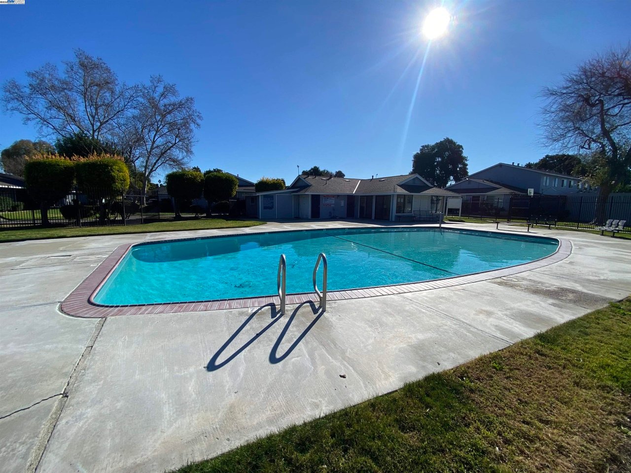 482 Tanfield Ln