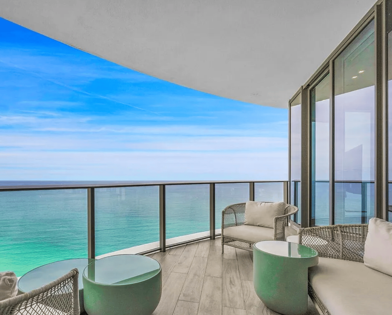15701 Collins ave #3701