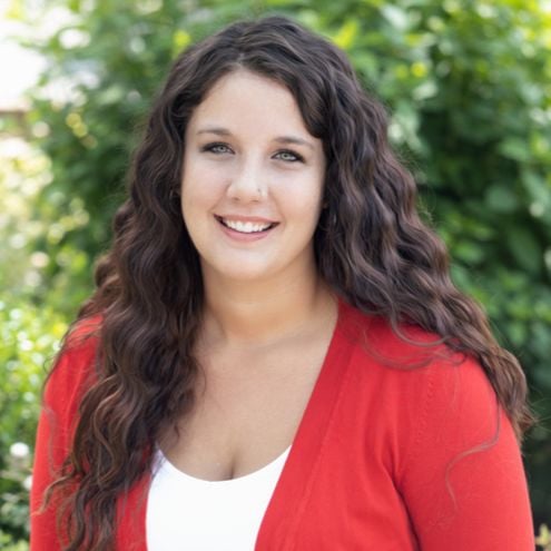 Lauren Brady Waynesville, NC Real Estate Agent Headshot