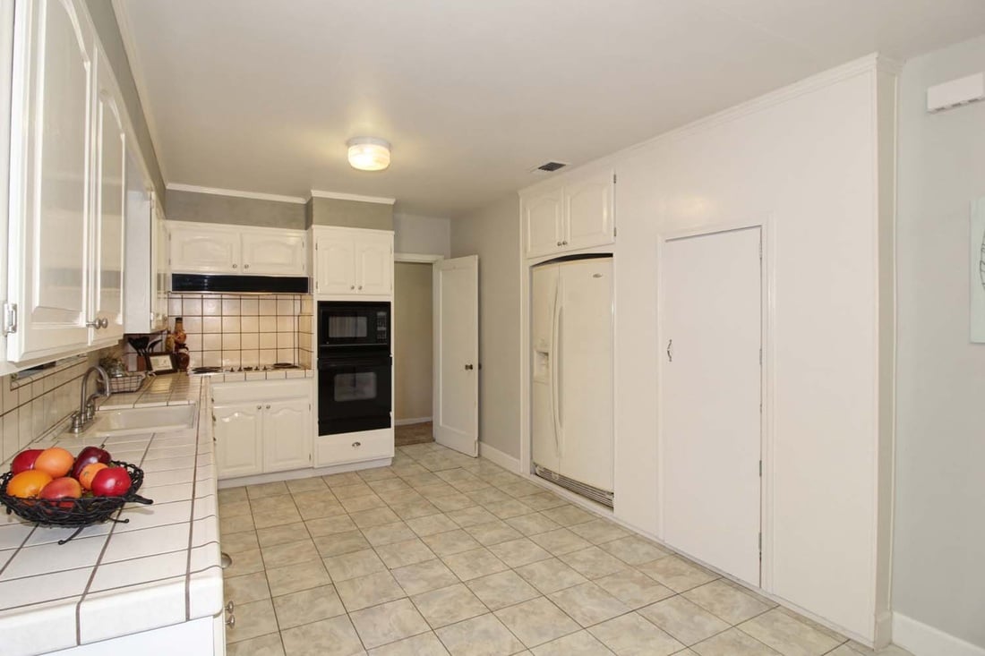Just listed! Darling Elmhurst home