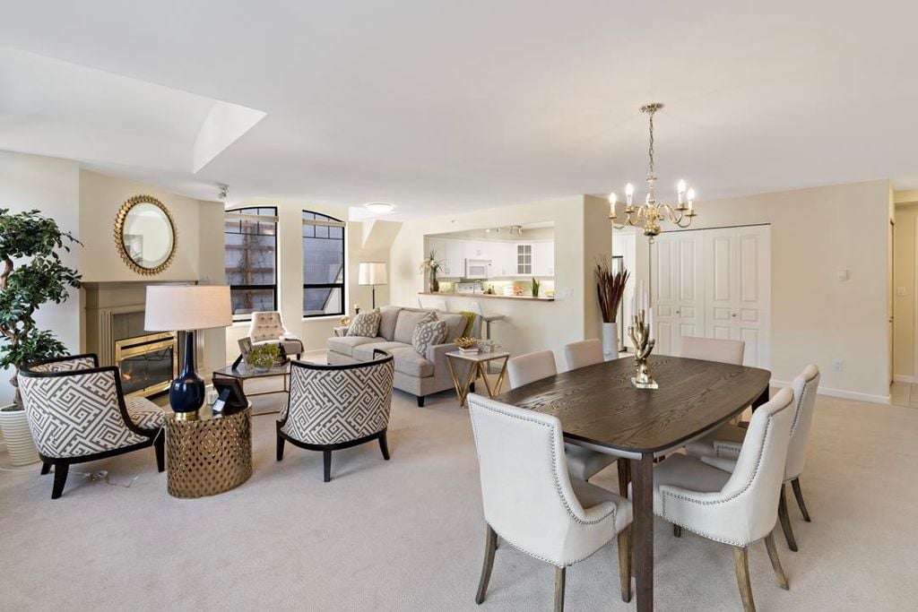 3088 Highland Blvd, #304