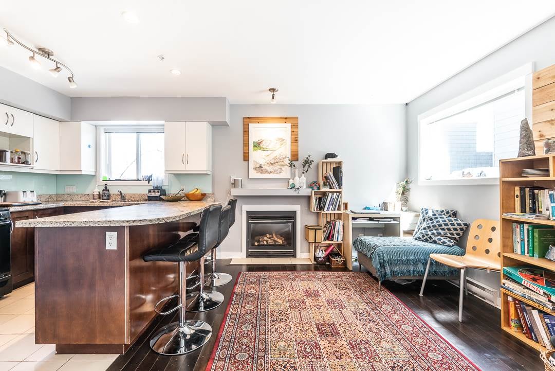 1261 Main St, #8