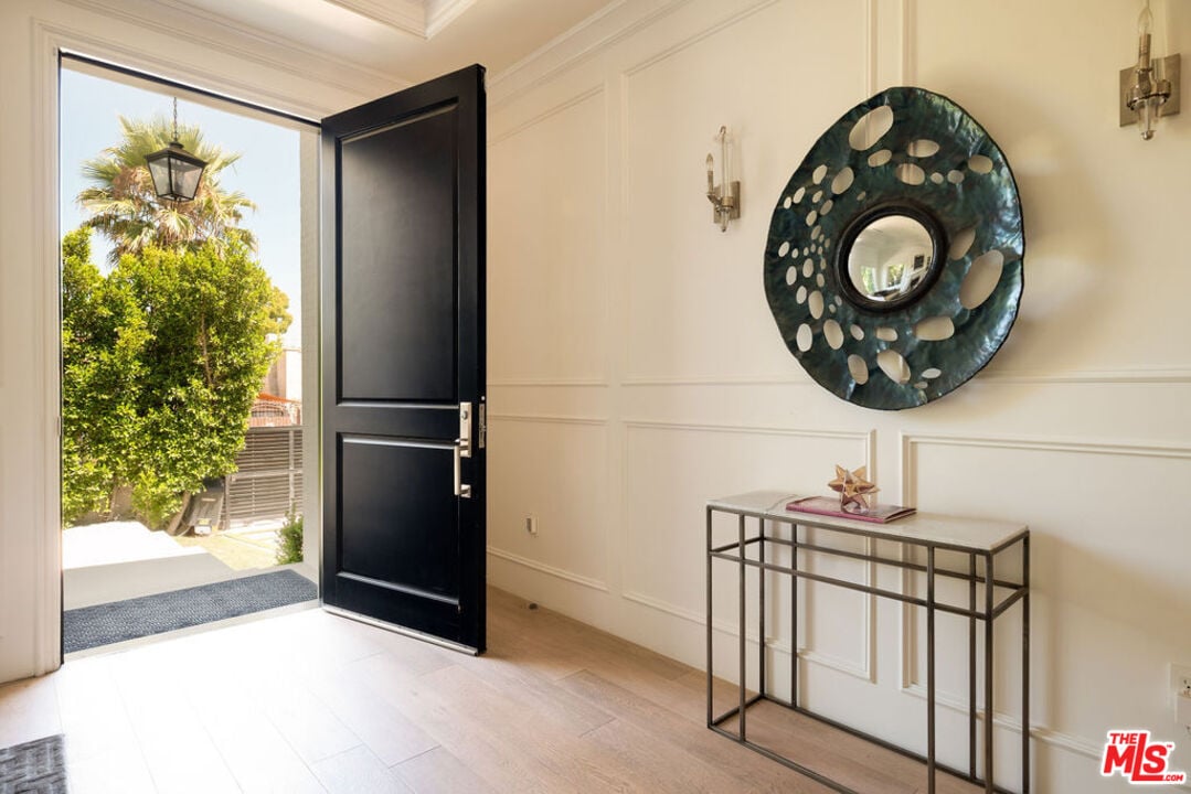 Highcliff Vista, N Stanley Ave, 90036