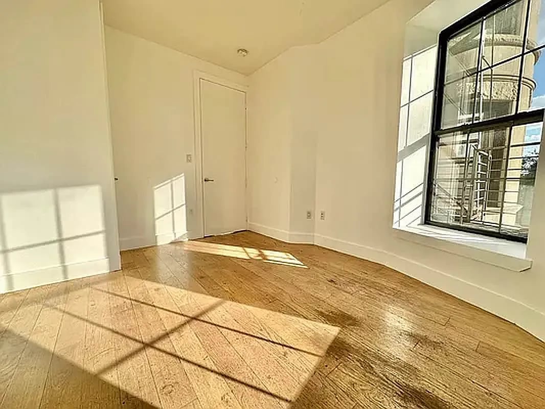 1319 Bedford Ave 4F