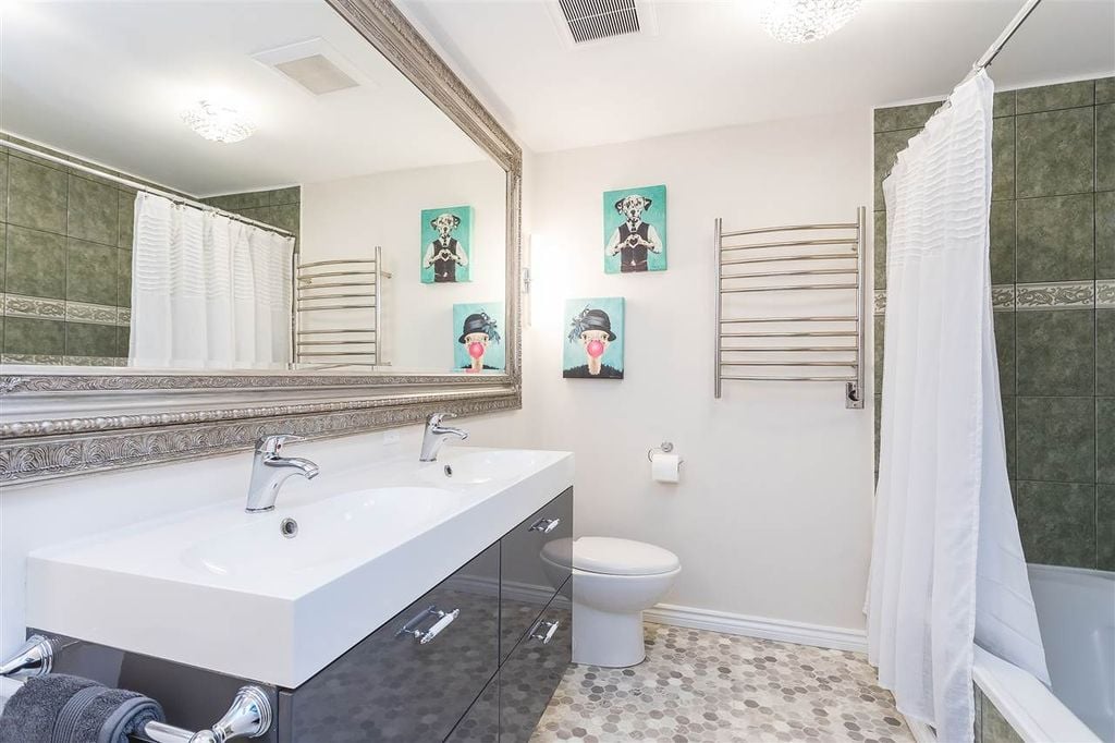 228 Gifford Pl