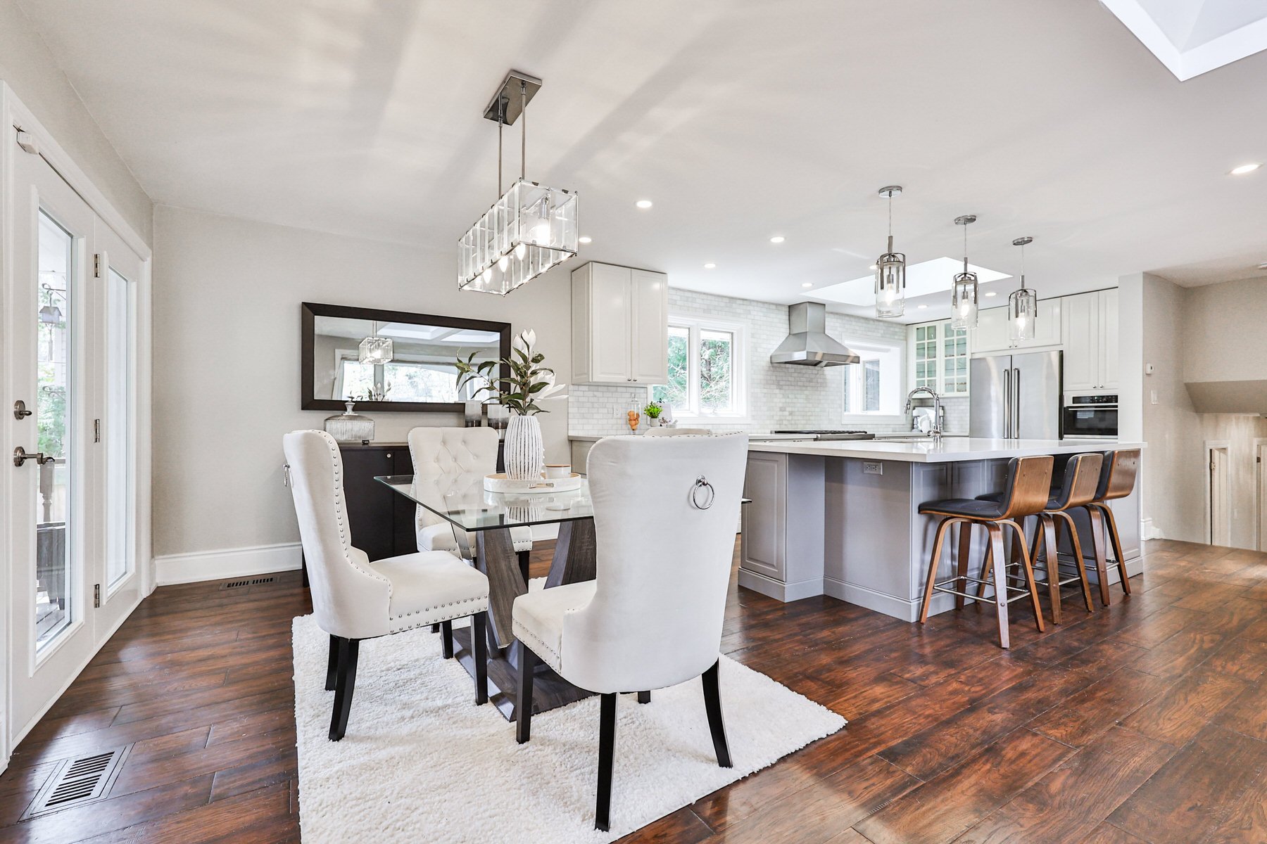 1276 Greenoaks Drive