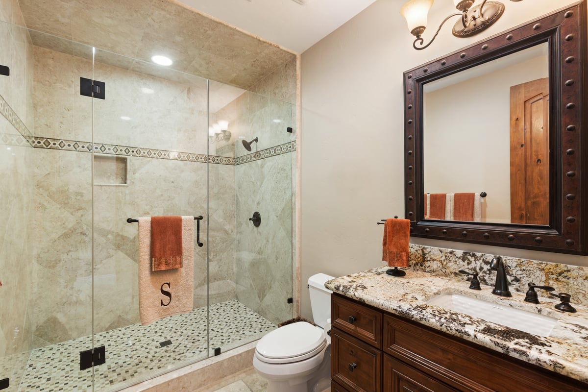 21128 Via Los Laureles