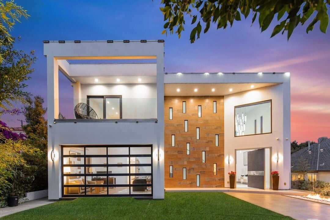 Aurelian Pavilion, W Sunset Blvd, 90049