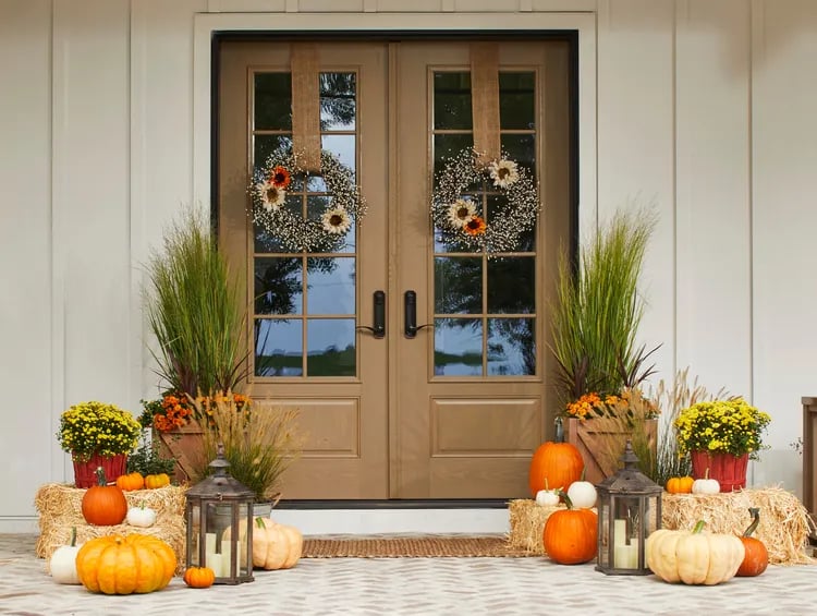 Cozy Fall Front Porch Decor Ideas on a Budget