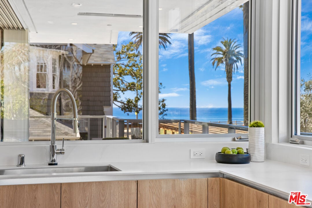 401 Ocean Ave #3