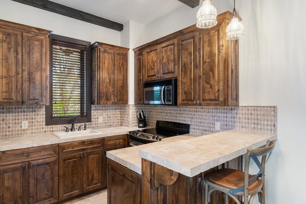 16005 Pontevedra Place