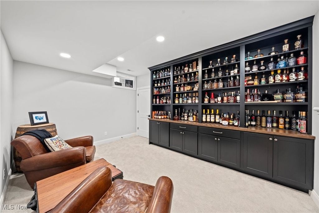 300 Woodridge Ln