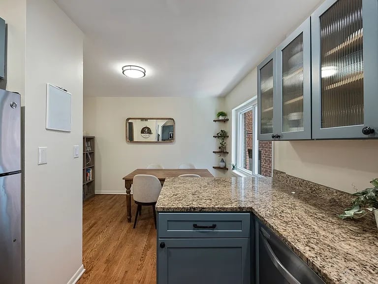 849 W Buckingham Place Unit: G