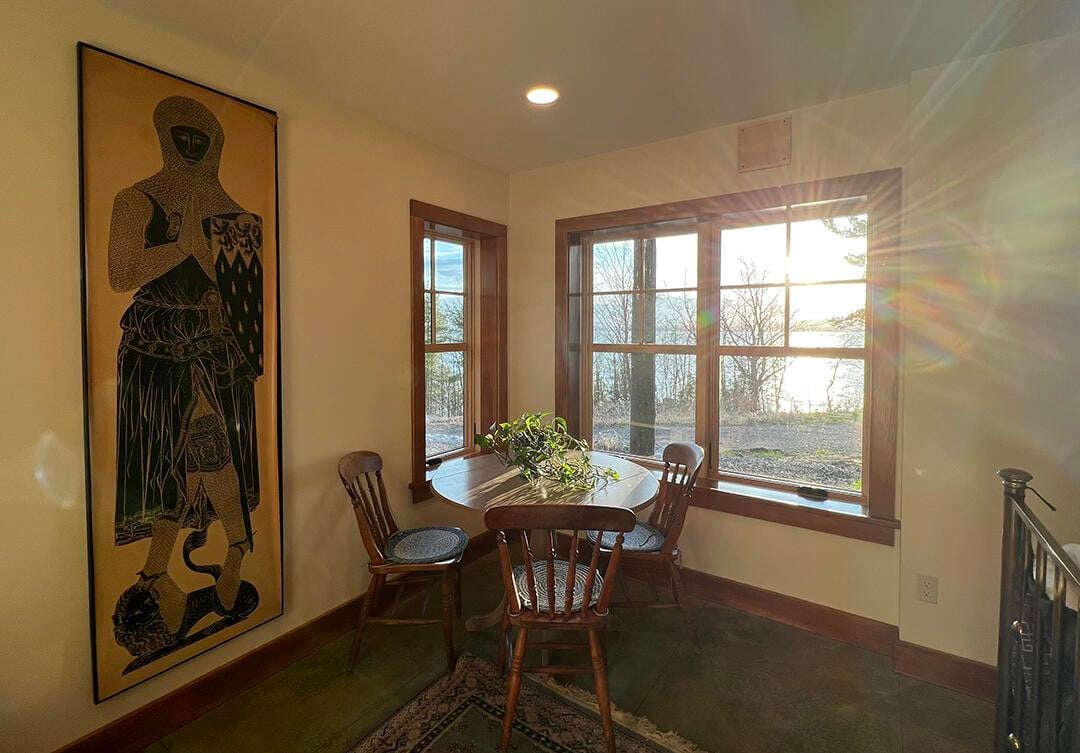 2226 Lake Shore Road