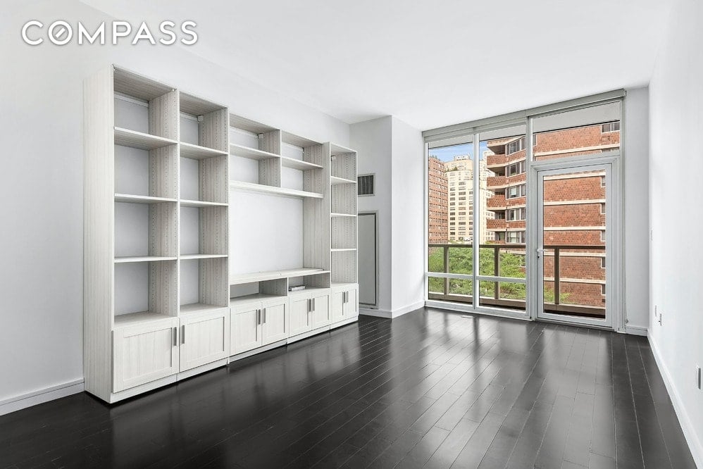 300 East 23rd St Unit: 5B