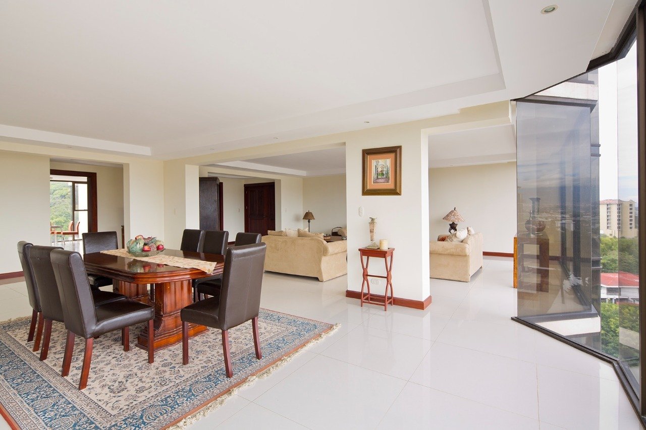 Spacious Mountain View Condo, Escazu, San Jose