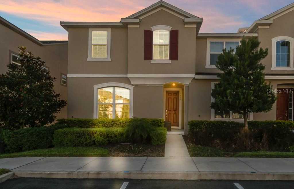 1556 CAREY PALM CIRCLE
