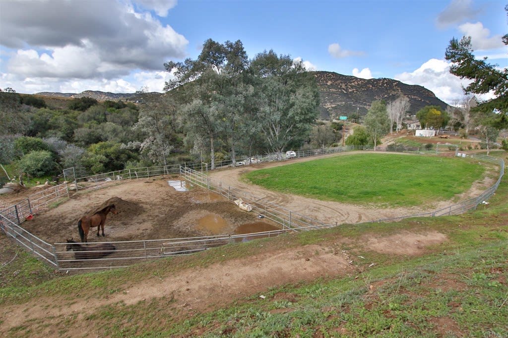 415 Peutz Valley Rd