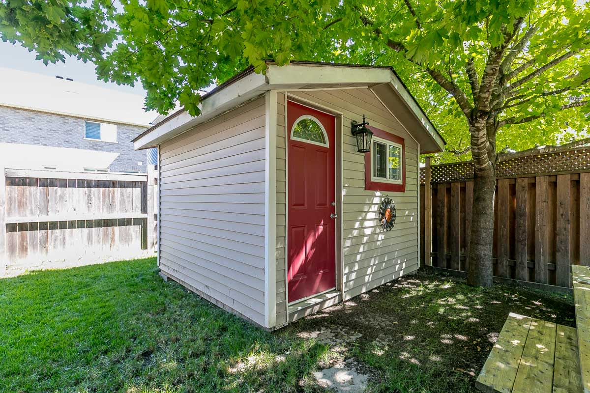 37 MCCURDY DR