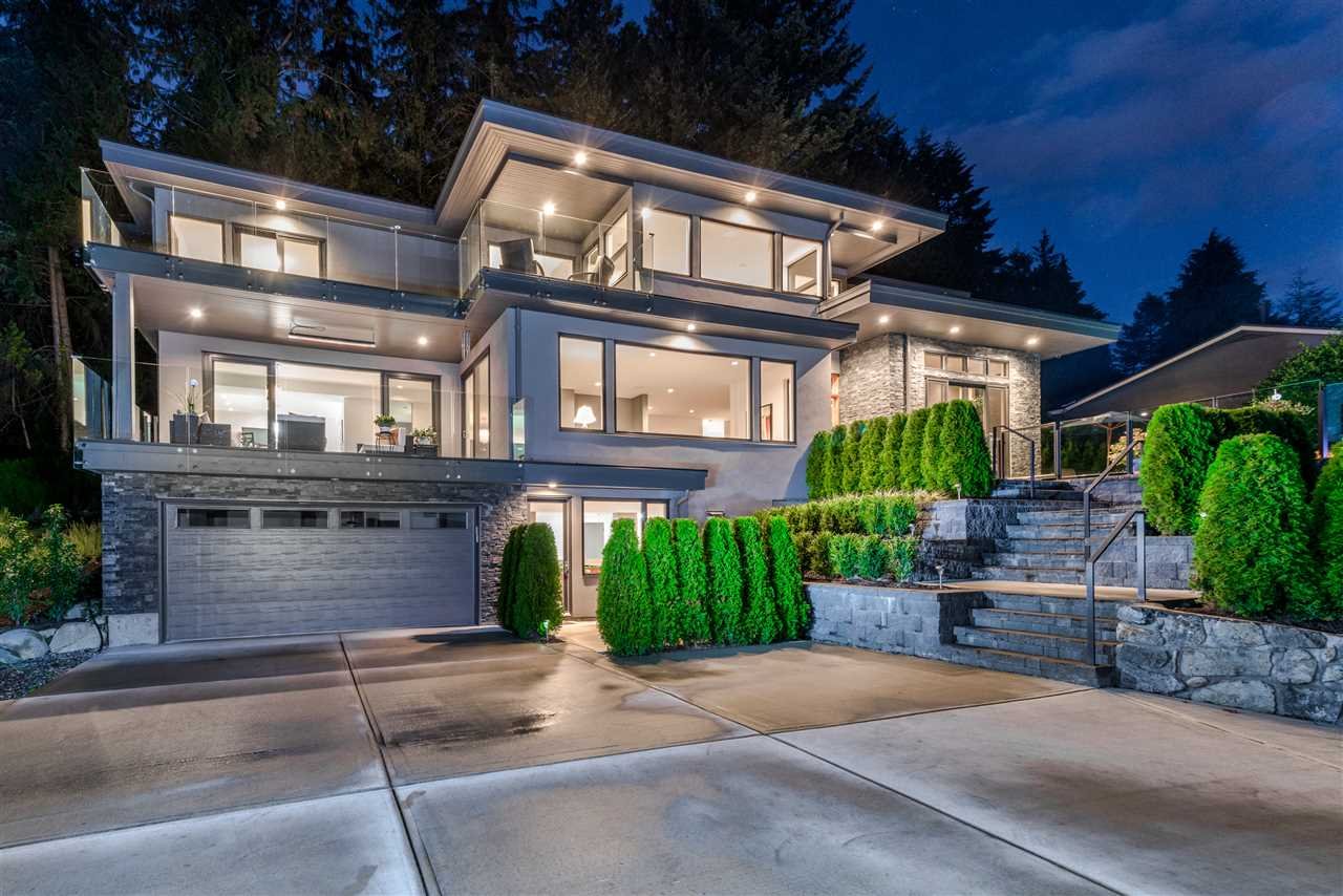 2951 Altamont Cres