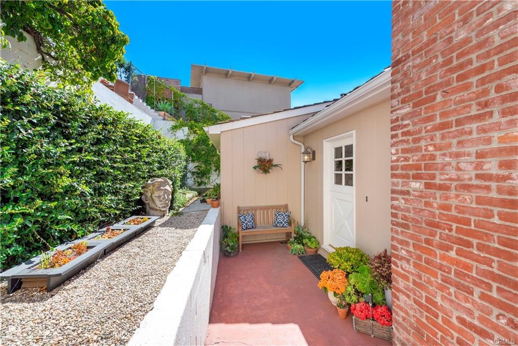 933 Coast View Drive