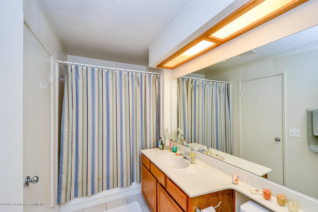 4900 N Grand Ave, #218