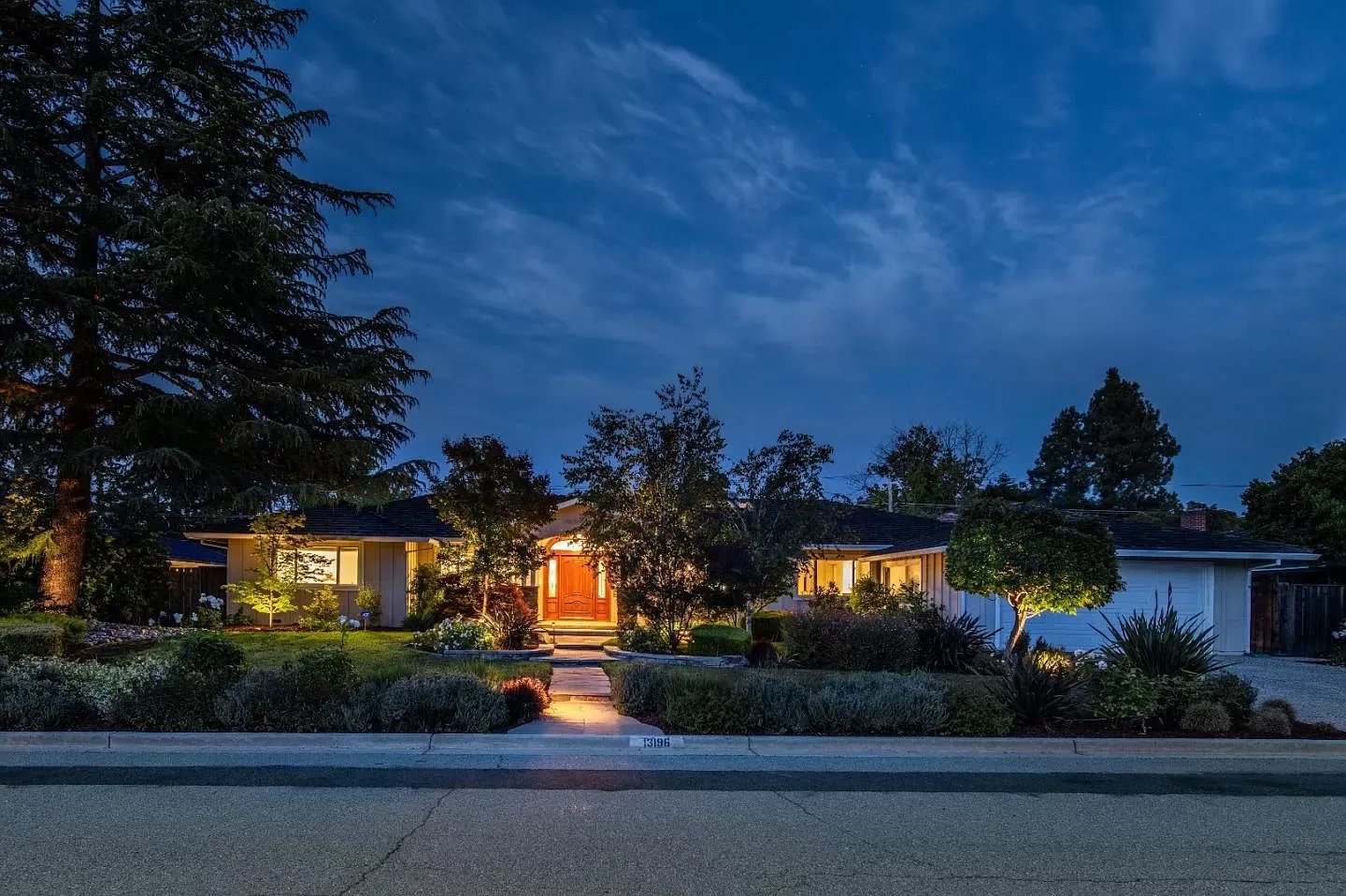 13196 Ten Oak Way