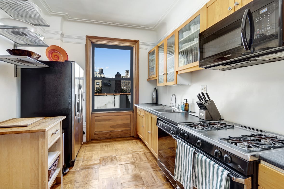 37 W 93rd St, #24