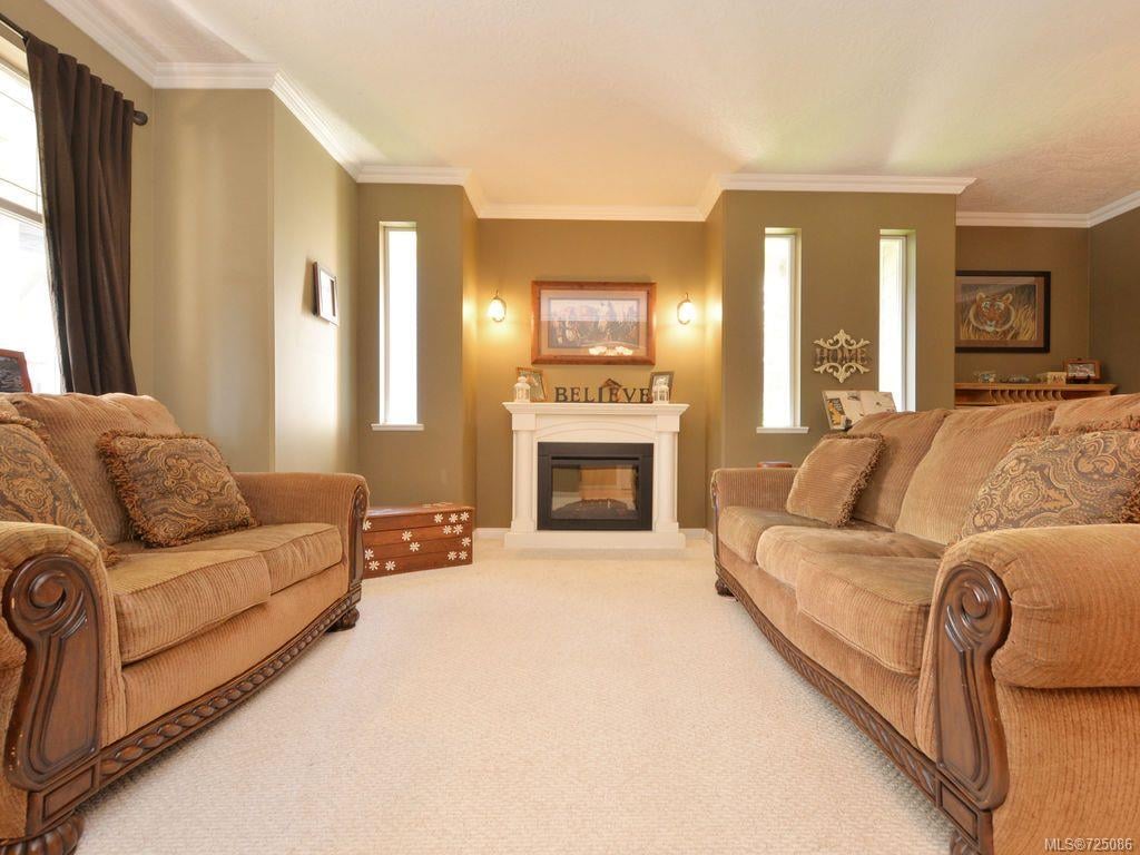 2552 Kinnoull Cres