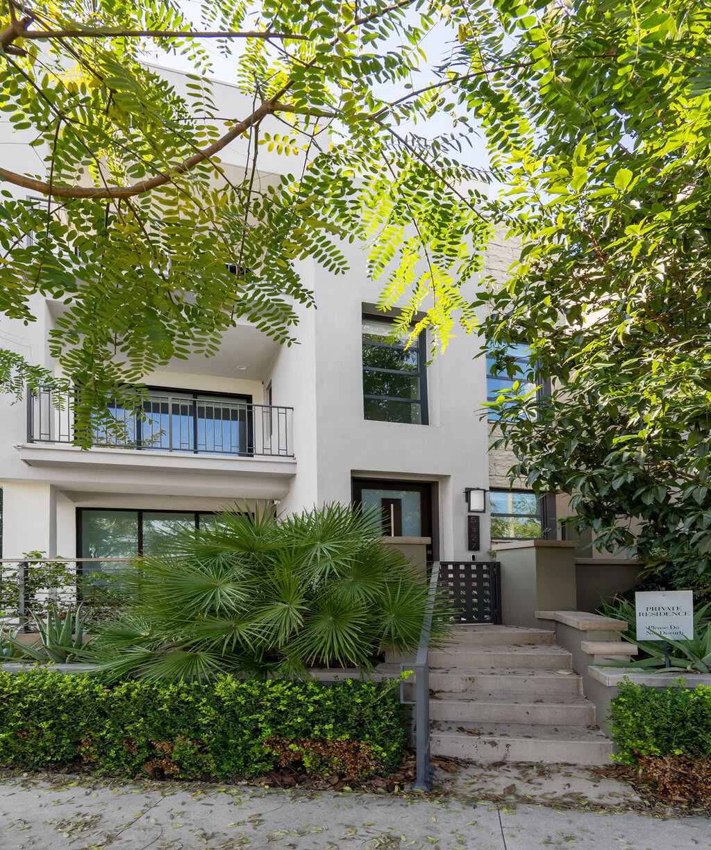 Sold ! Kris Zacuto Represents The Buyer Of An Elegant Newly Constructed Home In Playa Vista