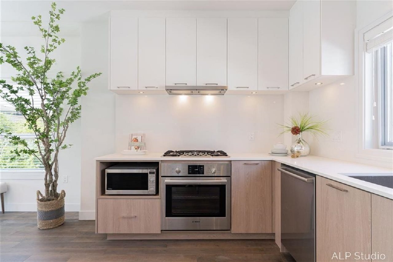 101-7255 Lynnwood Dr
