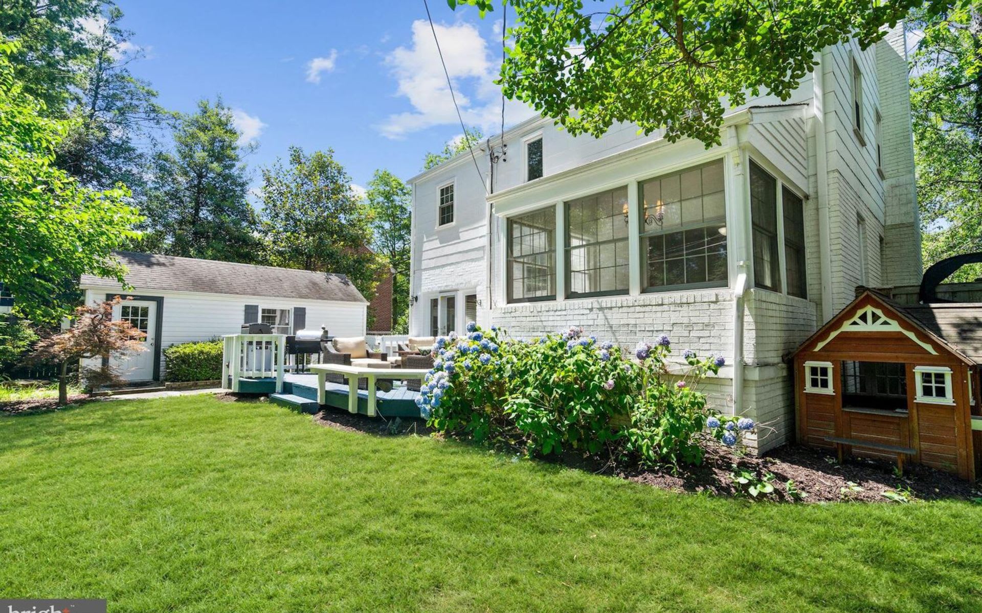 1409 Oakcrest Dr