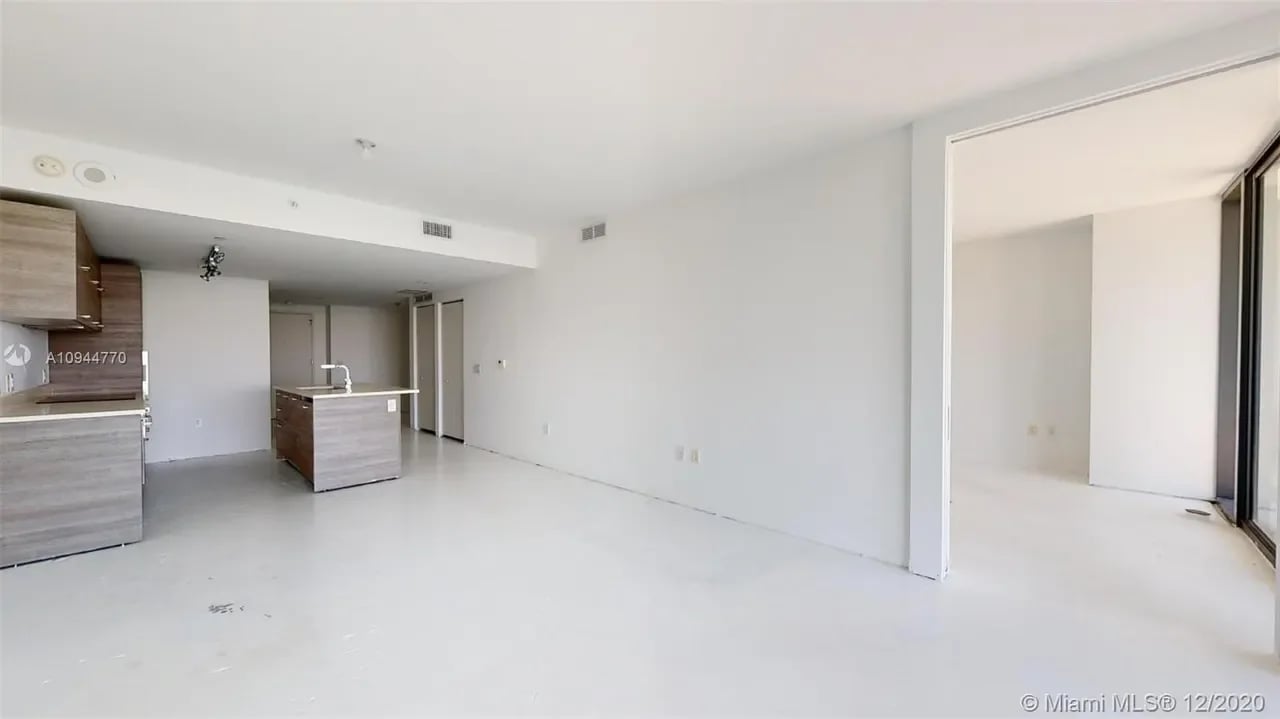 650 NE 32nd St #2706