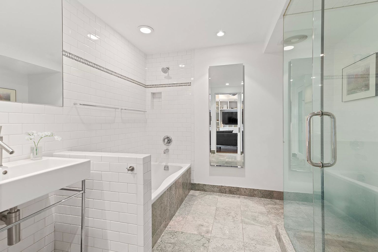 107 W 25th St, #5D
