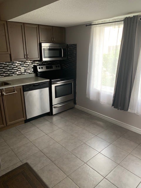 55 Mooregate Cres, Unit 11B