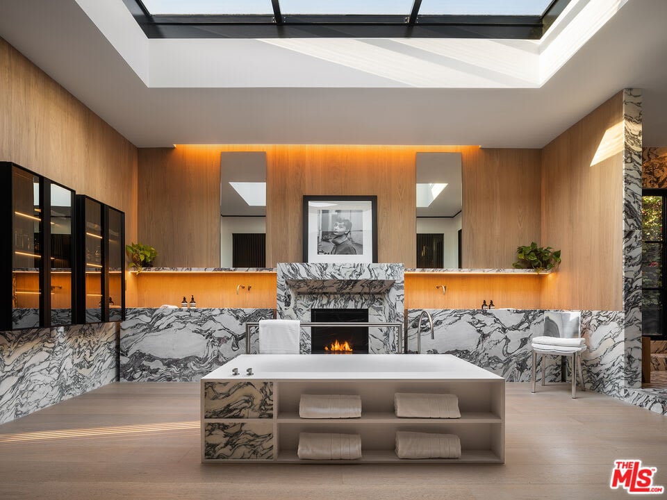 Jade Chateau