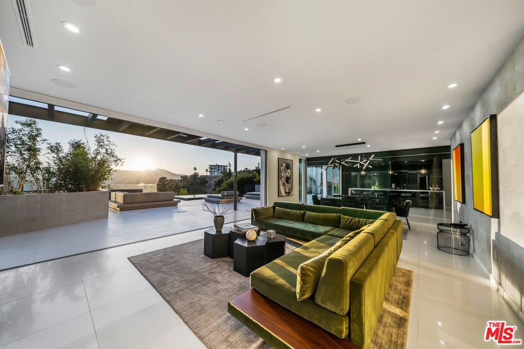 Estate Crown