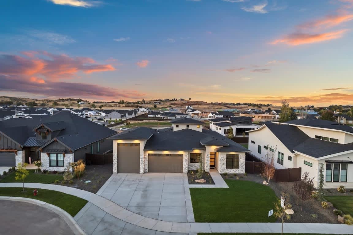 Modern Craftsman at the Base of the Star Foothills