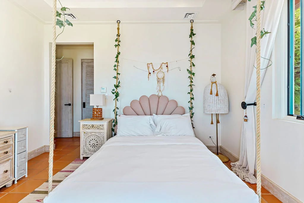 Contemporary Hillside Infinity Villa, Flamingo, Guanacaste