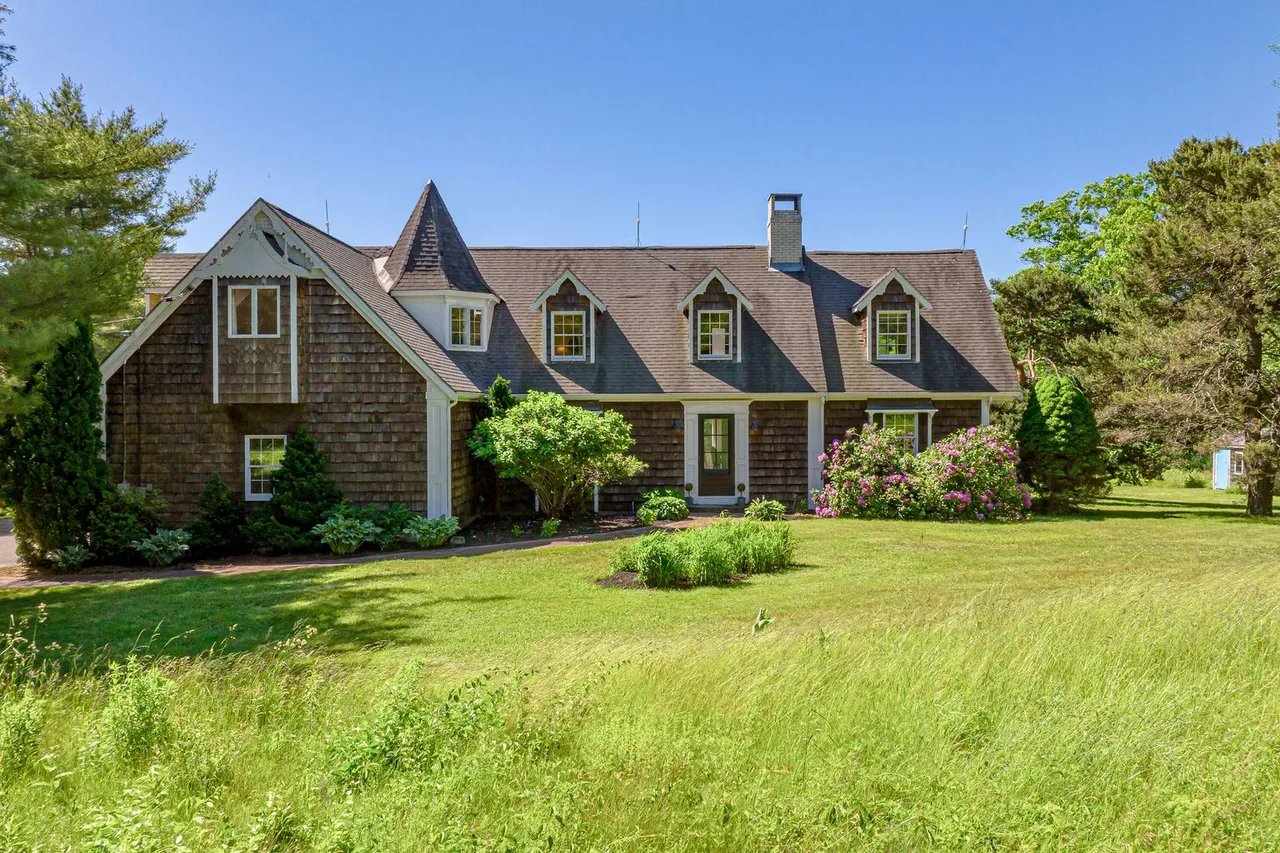 New Listing! 11 Belfield Road, Cape Elizabeth, Maine – $1,495,000