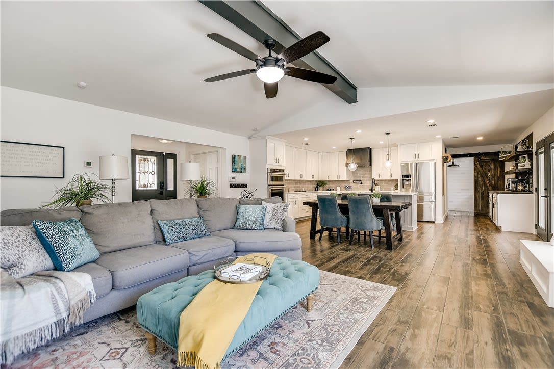 205 Ash Dr