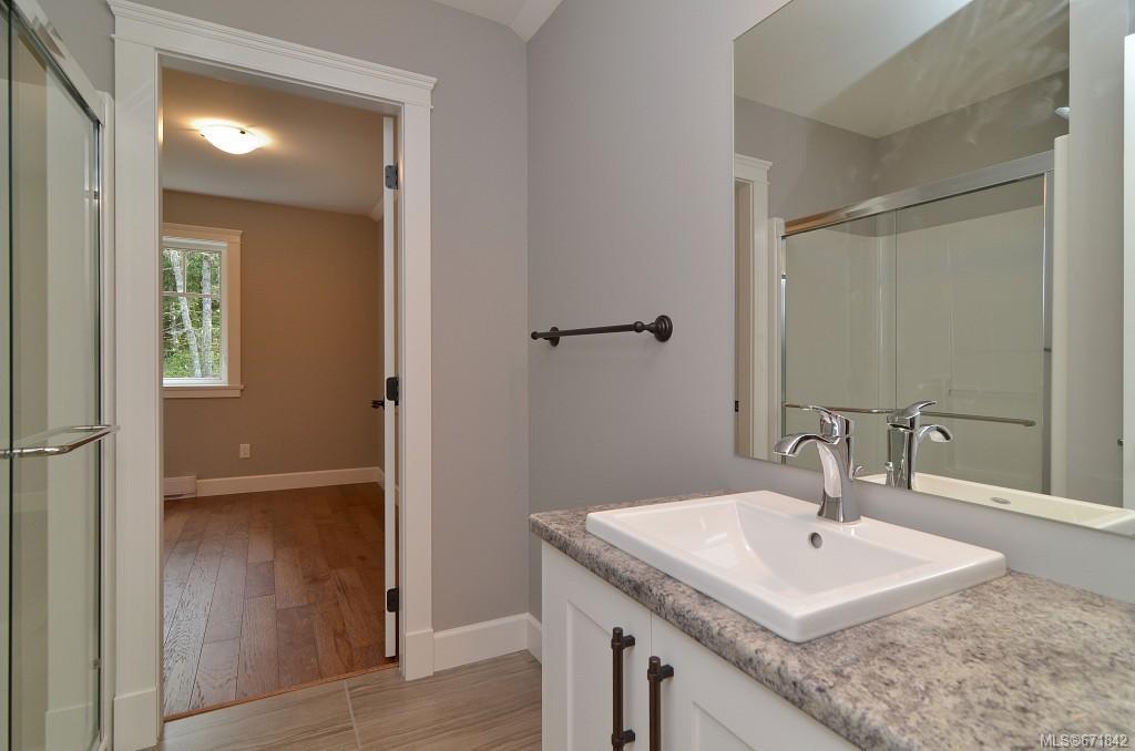764 Hanington Rd, Highlands
