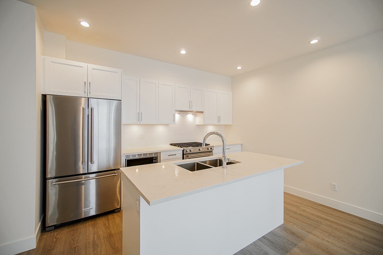 64-16433 19 Ave