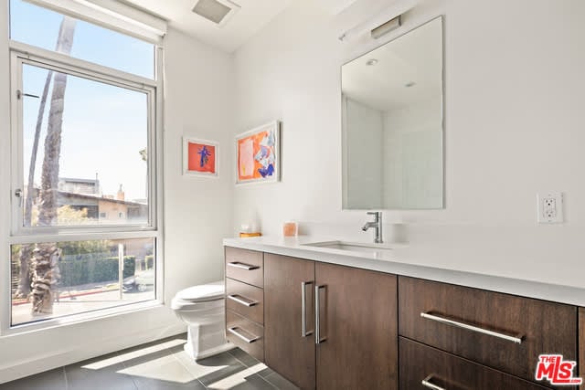 125 Pacific St #1