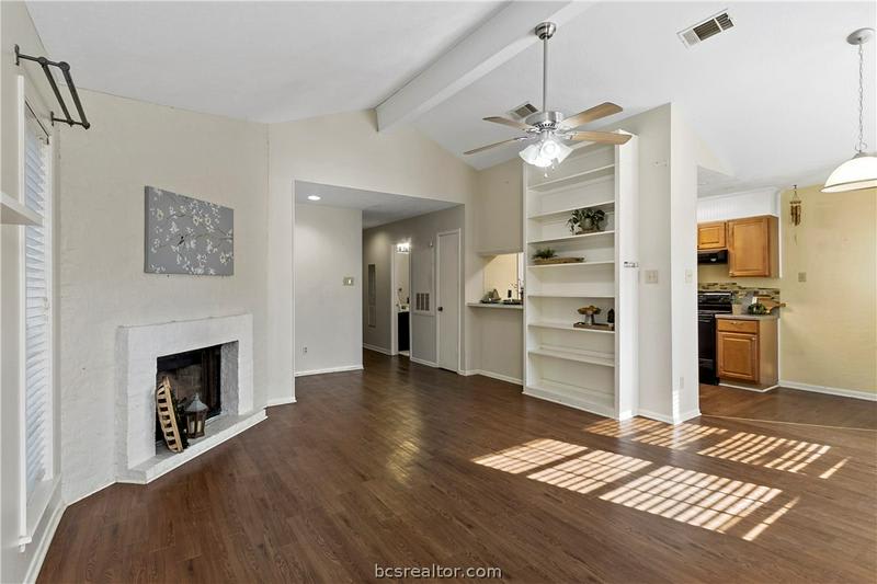 2524 Cross Timbers Dr College Station, Tx 77840