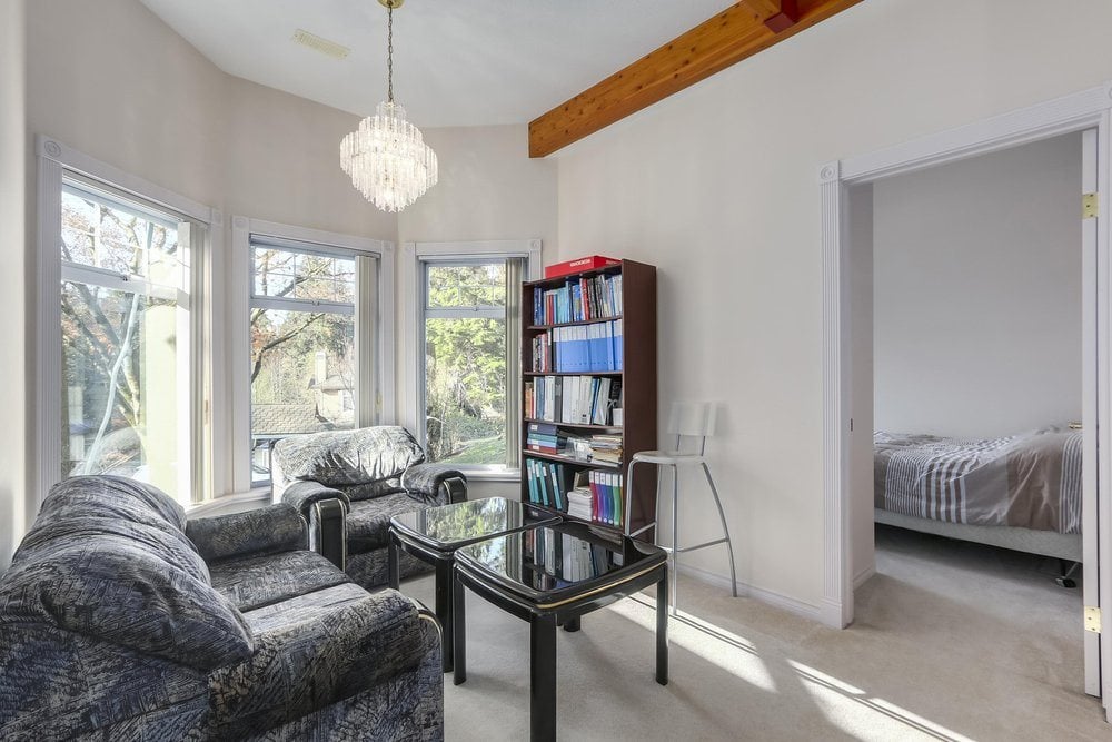 1120 Strathaven Dr