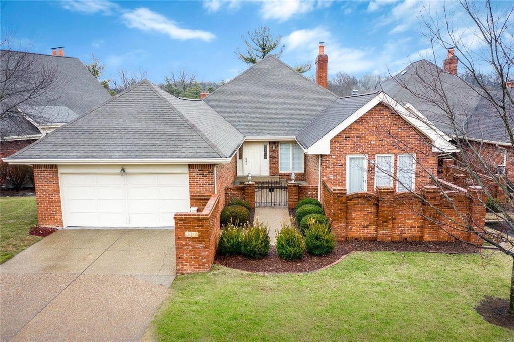 2216 Croydon Walk