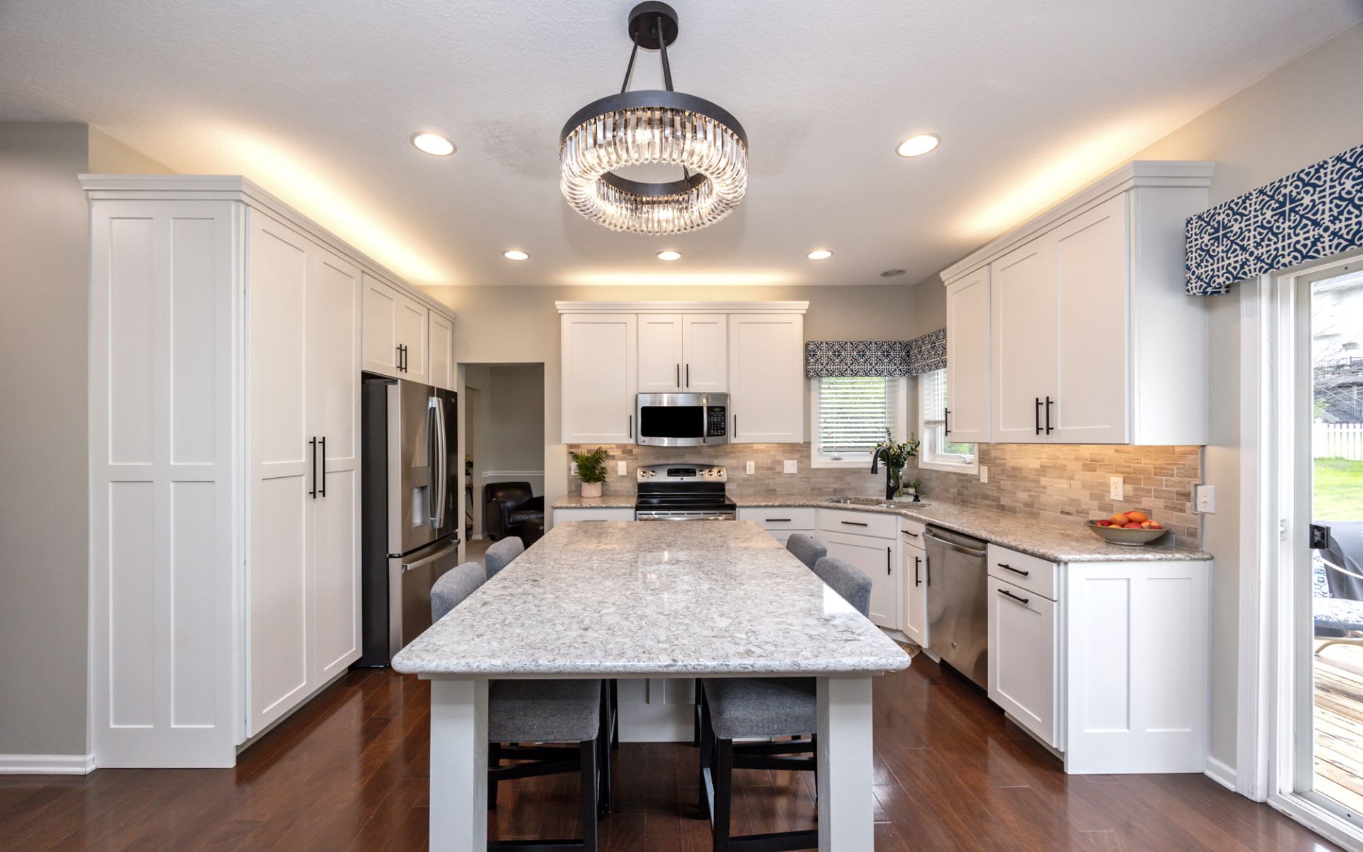 5542 Ponderosa Drive