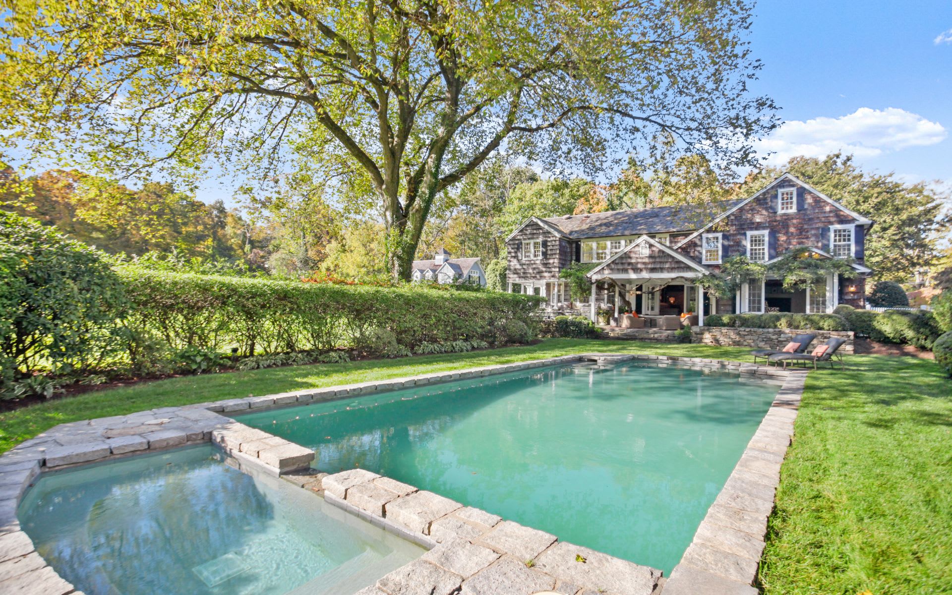 1081 Hillside Road