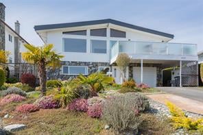 3690 Doncaster Dr
